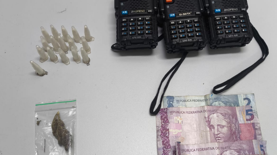 Adolescente é apreendido com drogas em Sooretama