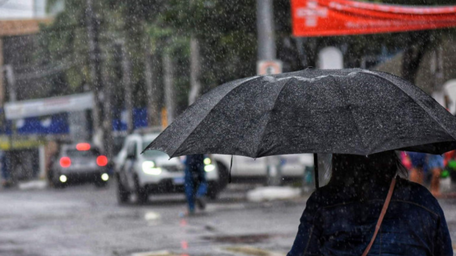 Chuva deve persistir ao longo do dia em 27 cidades do ES