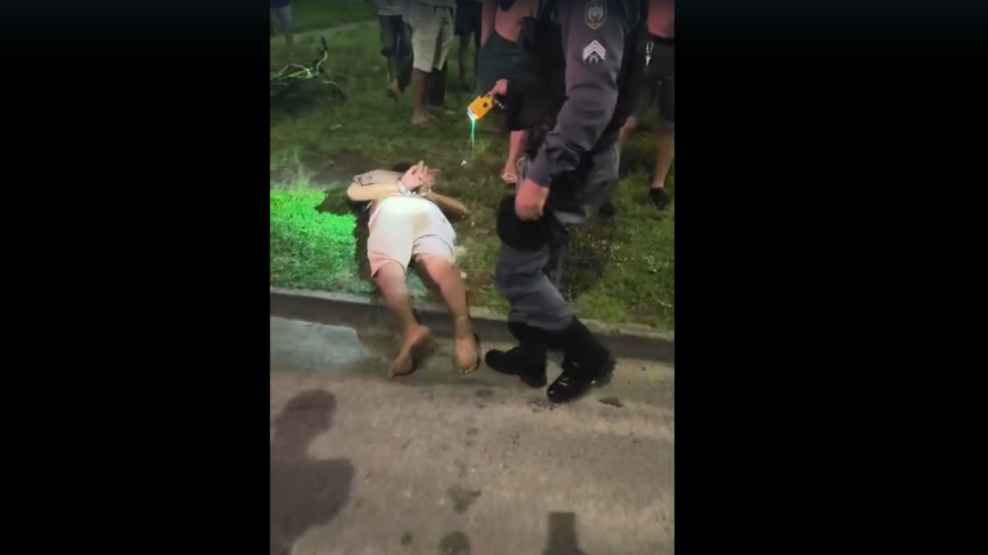  Homem resiste à prisão e acaba imobilizado com arma de choque em Sooretama