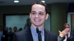  Prefeito de Vitória, Lorenzo Pazolini, lidera nova pesquisa para o governo do ES