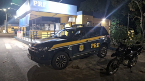 PRF recupera moto roubada em Linhares e prende suspeito