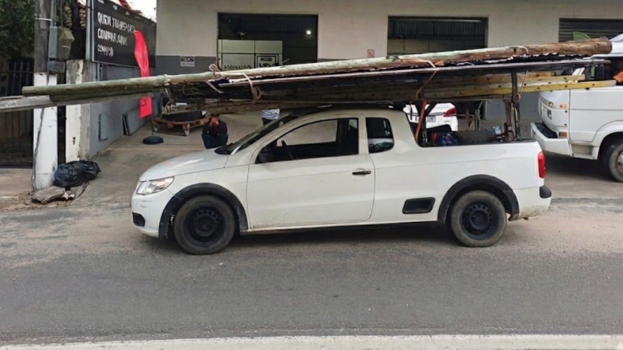 Motorista é multado pela PRF por transporte irregular em Linhares