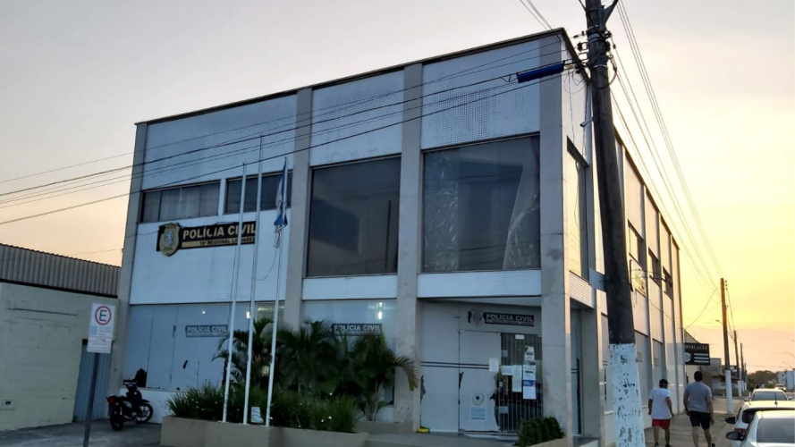 Preso idoso suspeito de estupro contra a neta de 10 anos de idade