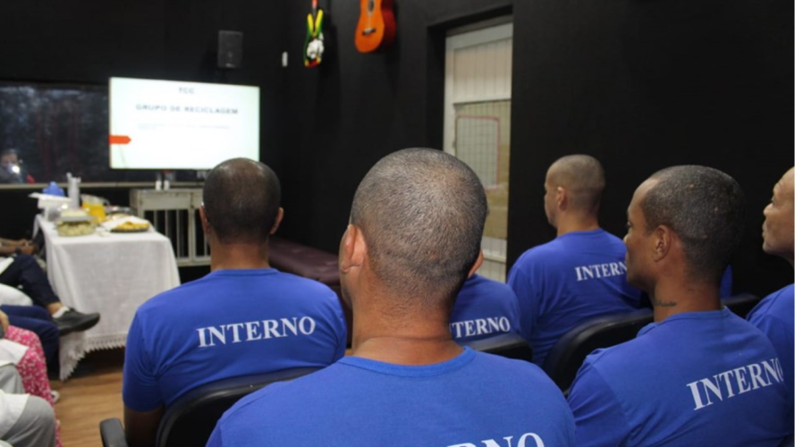 Presos concluem curso técnico em logística em unidade de Linhares