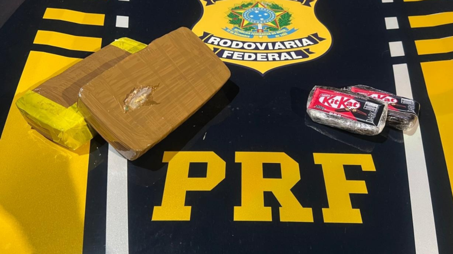 PRF aborda carro em João Neiva e apreende 2 quilos de crack